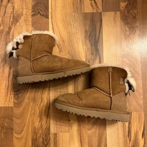 UGGS - Mini Bailey Bow